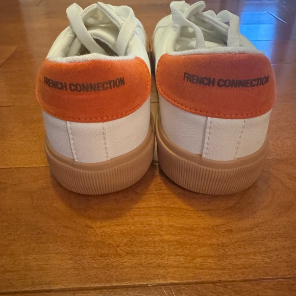 French Connection sneakers with orange detail on the back. Size 8.5, never worn - Picture 3 of 4